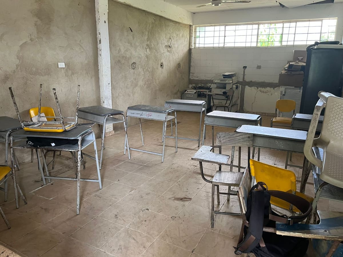Los estudiantes denuncian las malas condiciones de su escuela. // Cortesía - Institución Educativa La Ventura