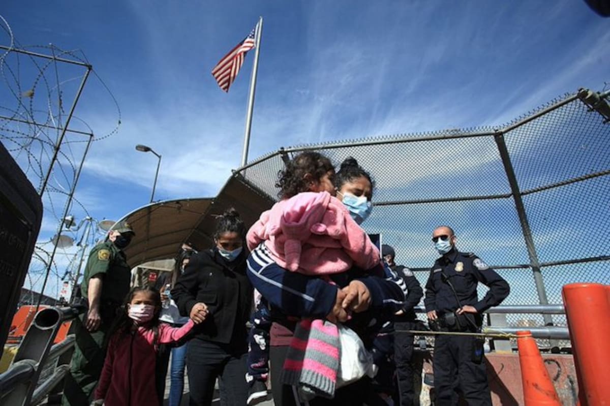 Migrantes deportados en Estados Unidos. // Foto: EFE