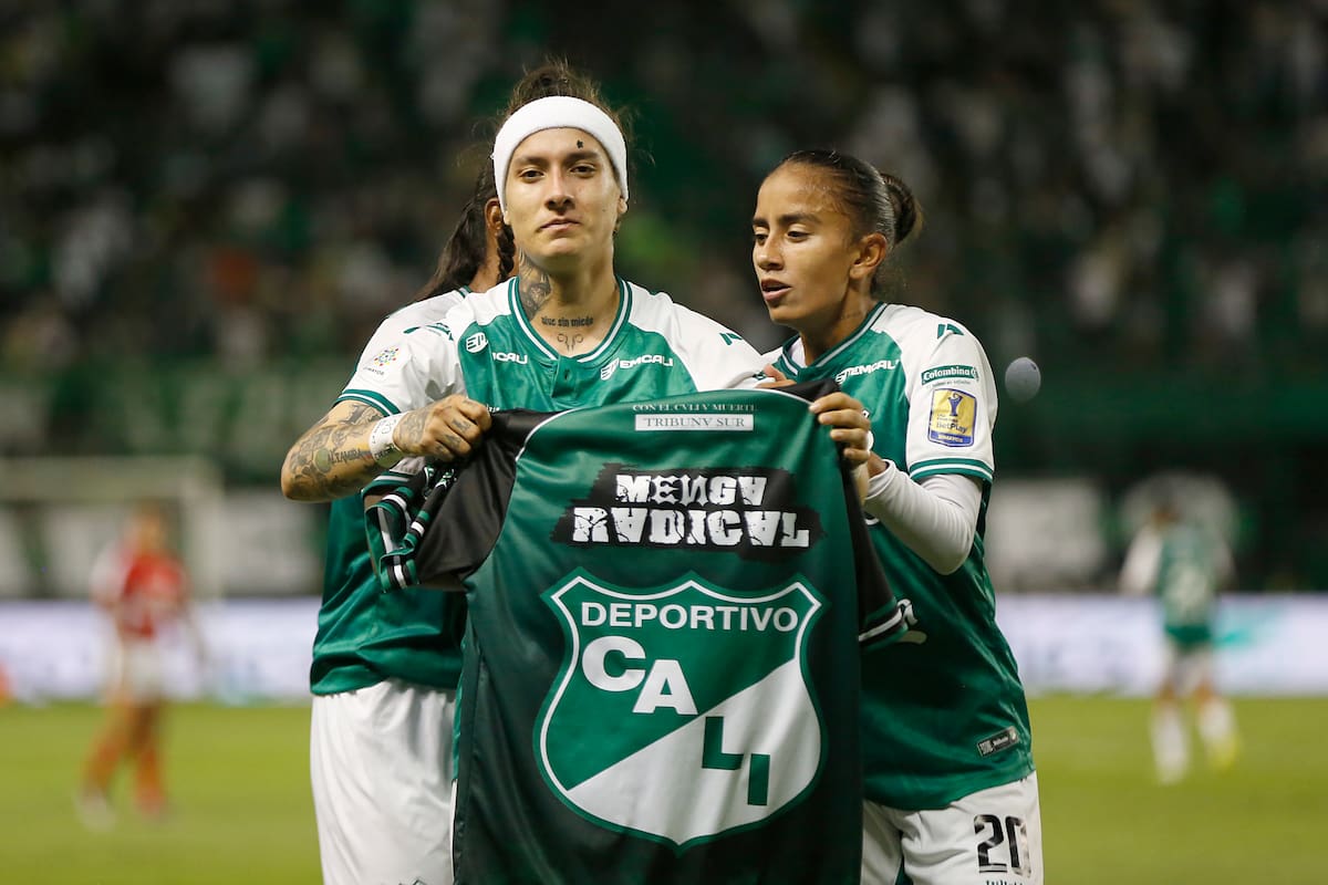 Ingrid Guerra (i), del Deportivo Cali, celebra un gol durante el partido de vuelta de la final de la Liga Profesional Femenina de Colombia entre Deportivo Cali e Independiente Santa Fe en el estadio Deportivo Cali. //Foto, EFE: Ernesto Guzmán