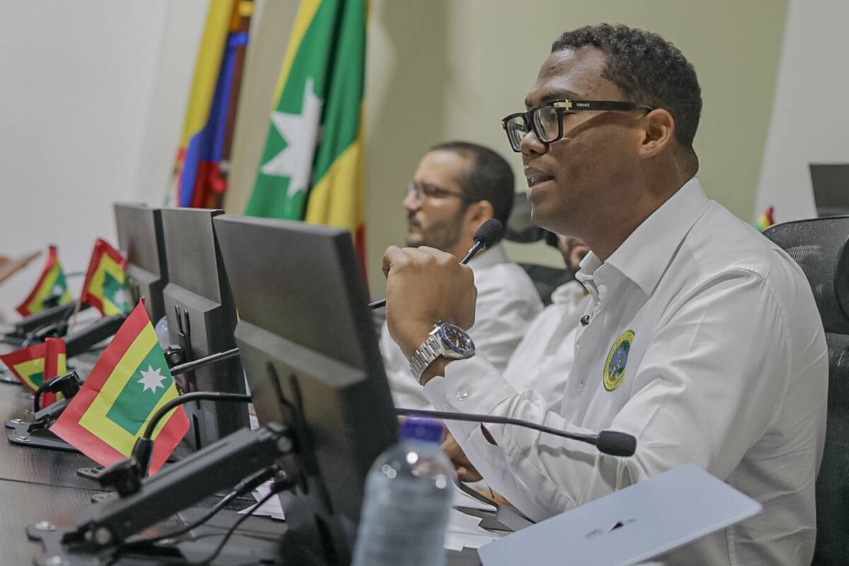 Milton José Pereira, Jefe de la Oficina Asesora Jurídica del Distrito, explicó la segunda etapa del proyecto Depuración Normativa en el Concejo Distrital. // Foto: Cortesía - Alcaldía de Cartagena.