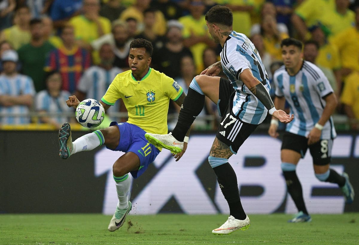 Derrota de Brasil vs Argentina 1-0 como local.