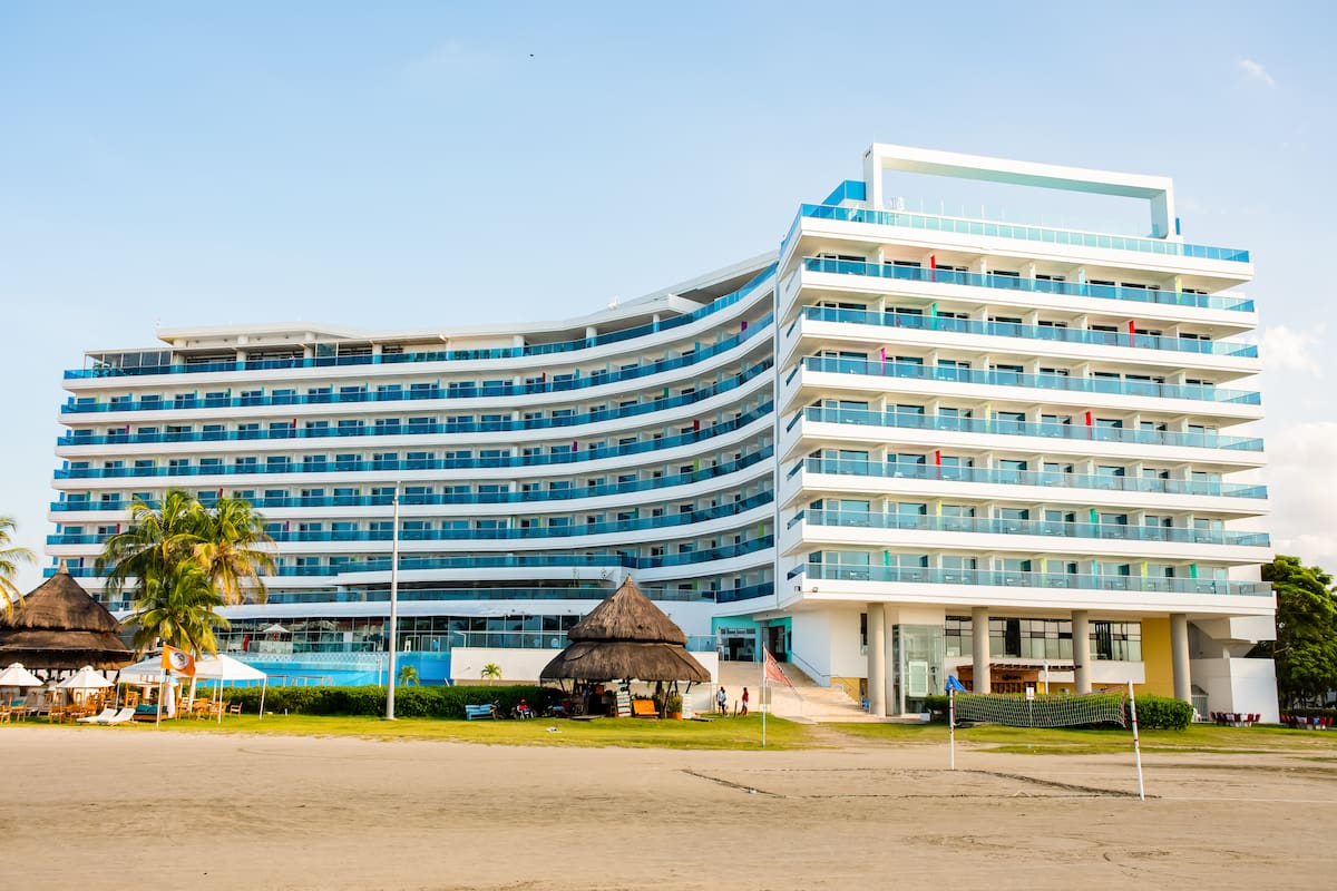 Hotel Las Américas se erige como el lugar ideal para una escapada y merecido descanso en Cartagena de Indias.
