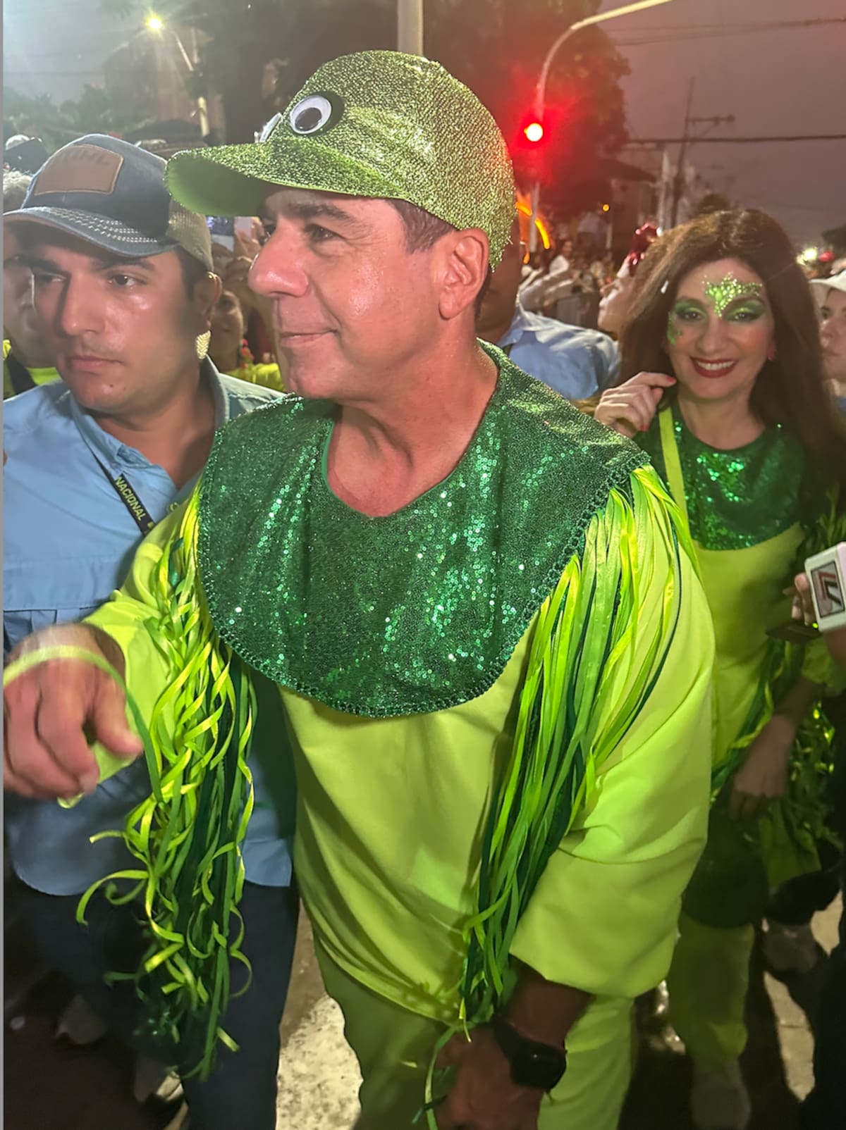 Alejandro Char y su esposa Katia Lule, estuvieron estuvieron presentes en el desfile de la Noche de Guacherna del Carnaval de Barranquilla 2025.//Juan M. Cantillo-El Universal.