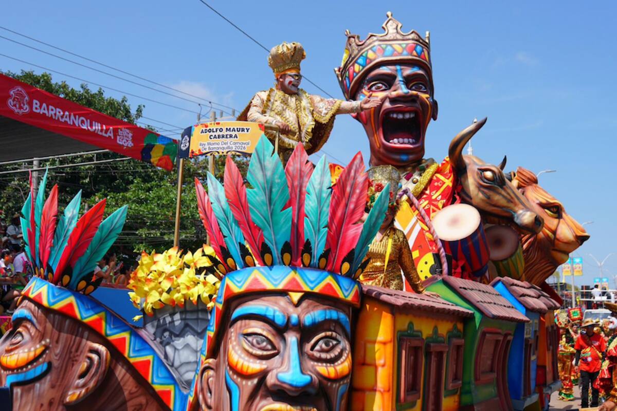 El Rey Momo Adolfo Maury también tuvo su desfile en la Calle 17