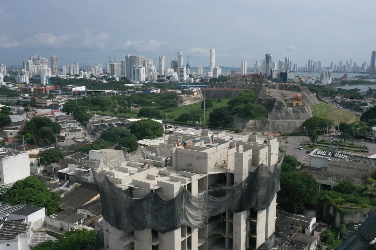 Aquarela: así va el desmonte de la polémica torre