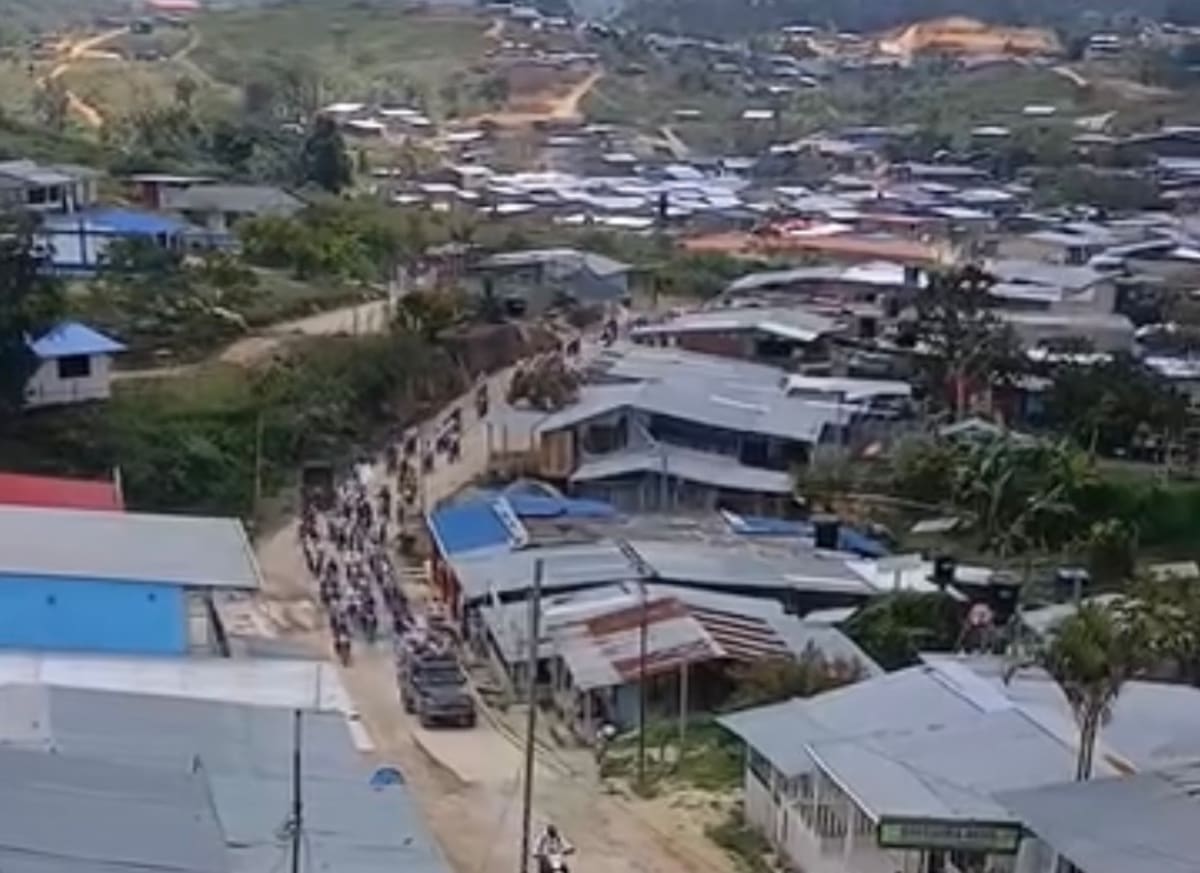 Debido a la violencia, cientos de familias han abandonado sus veredas y han tenido que trasladarse a las cabeceras municipales. // Captura de video
