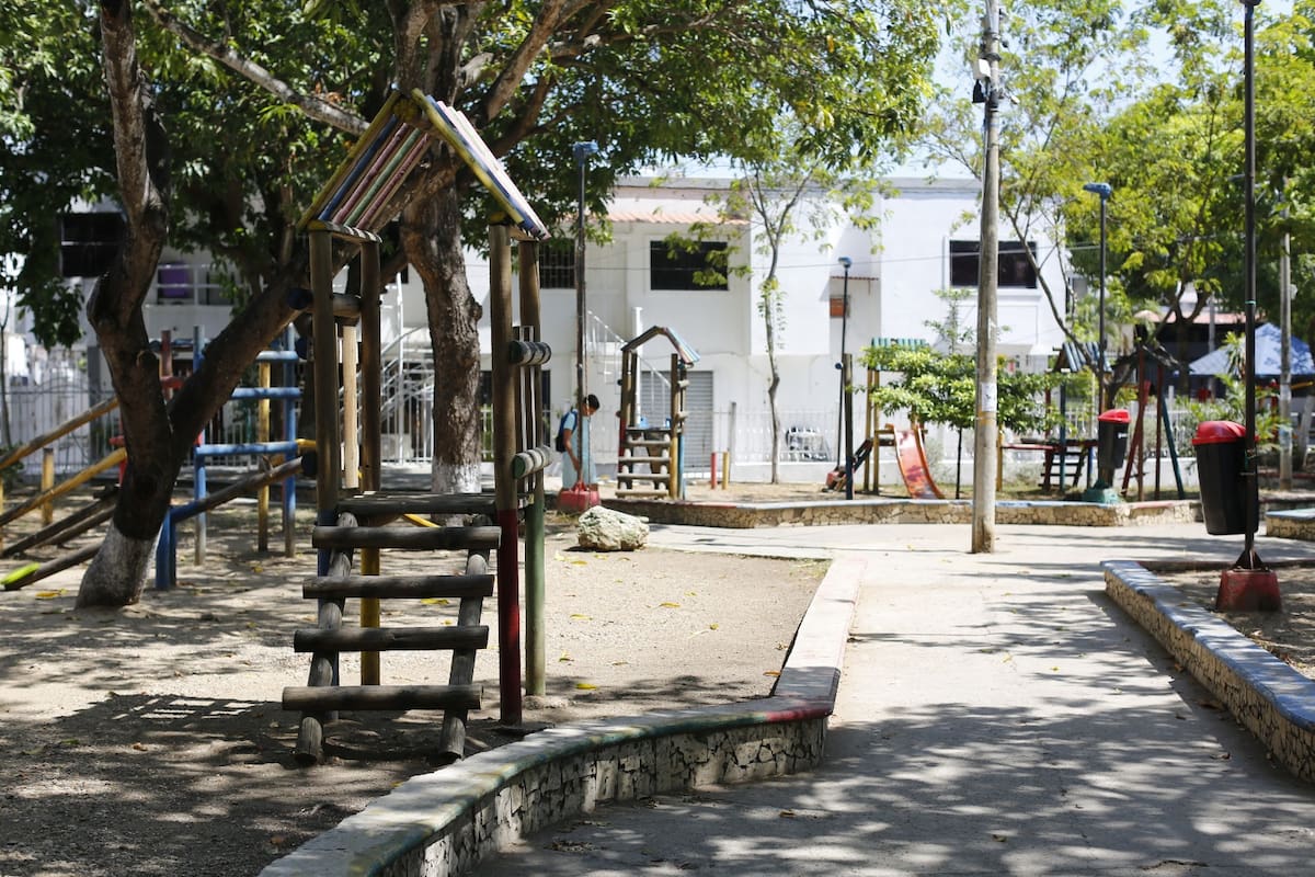 Deterioro del parque Orlando Cabrera en Cartagena: vecinos exigen intervención. // Foto: Luis Herrán - El Universal