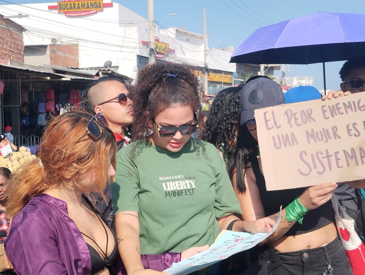 Marcha en el Dia de la mujer en Cartagena. // Foto: Oscar Diaz