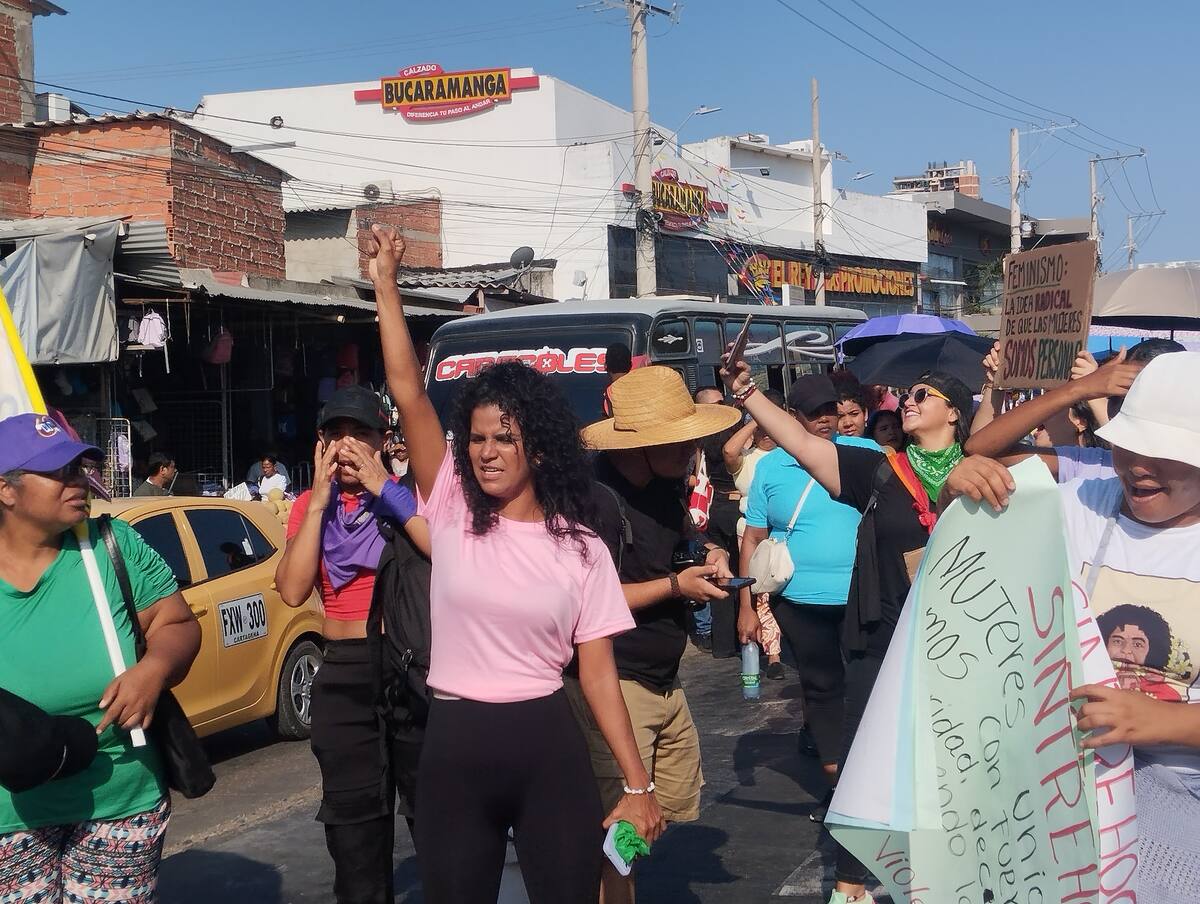 Marcha en el Dia de la mujer en Cartagena. // Foto: Oscar Diaz