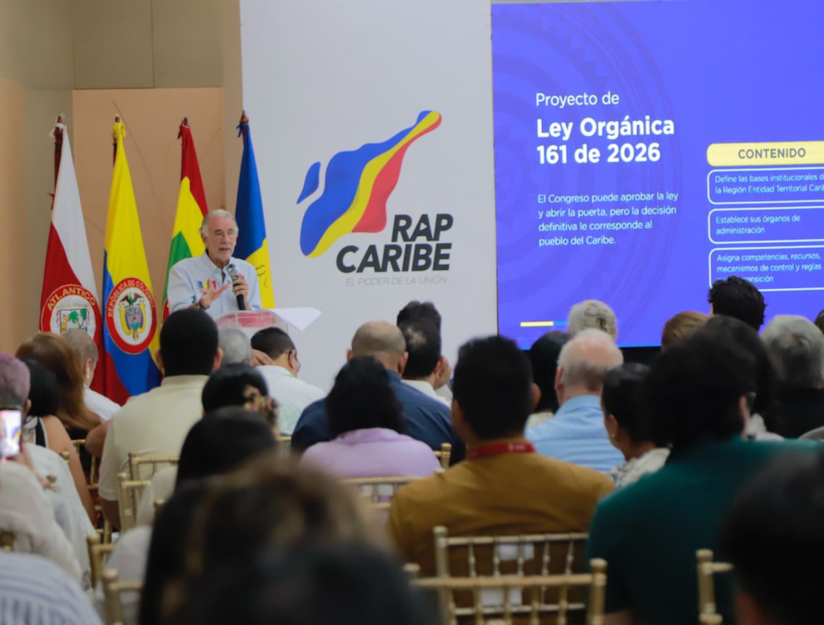 El gobernador del Atlántico y de presidente de la RAP Caribe, Eduardo Verano ratificó la necesidad de avanzar en el proceso de convertir al Caribe en la primera región como Entidad Territorial.//Cortesía DCGDA.