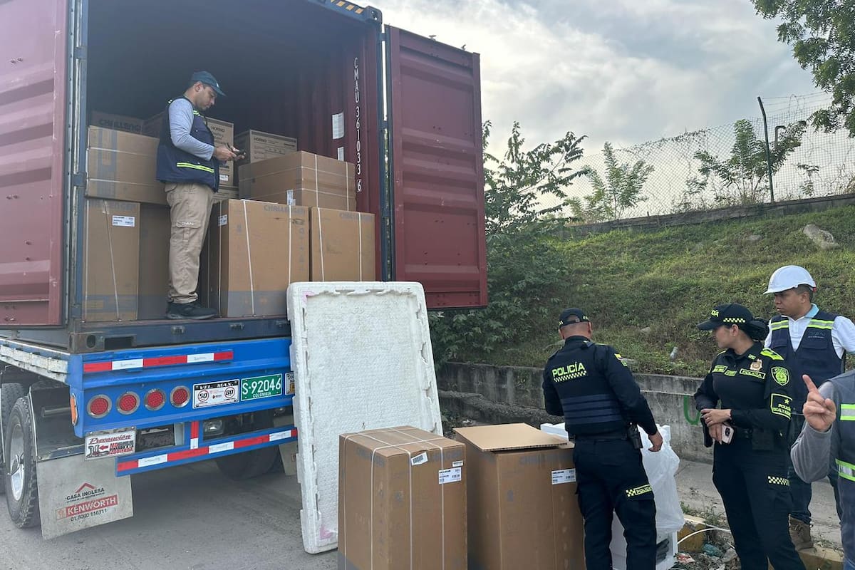 DIAN lanza operativos en Cartagena para frenar el contrabando navideño