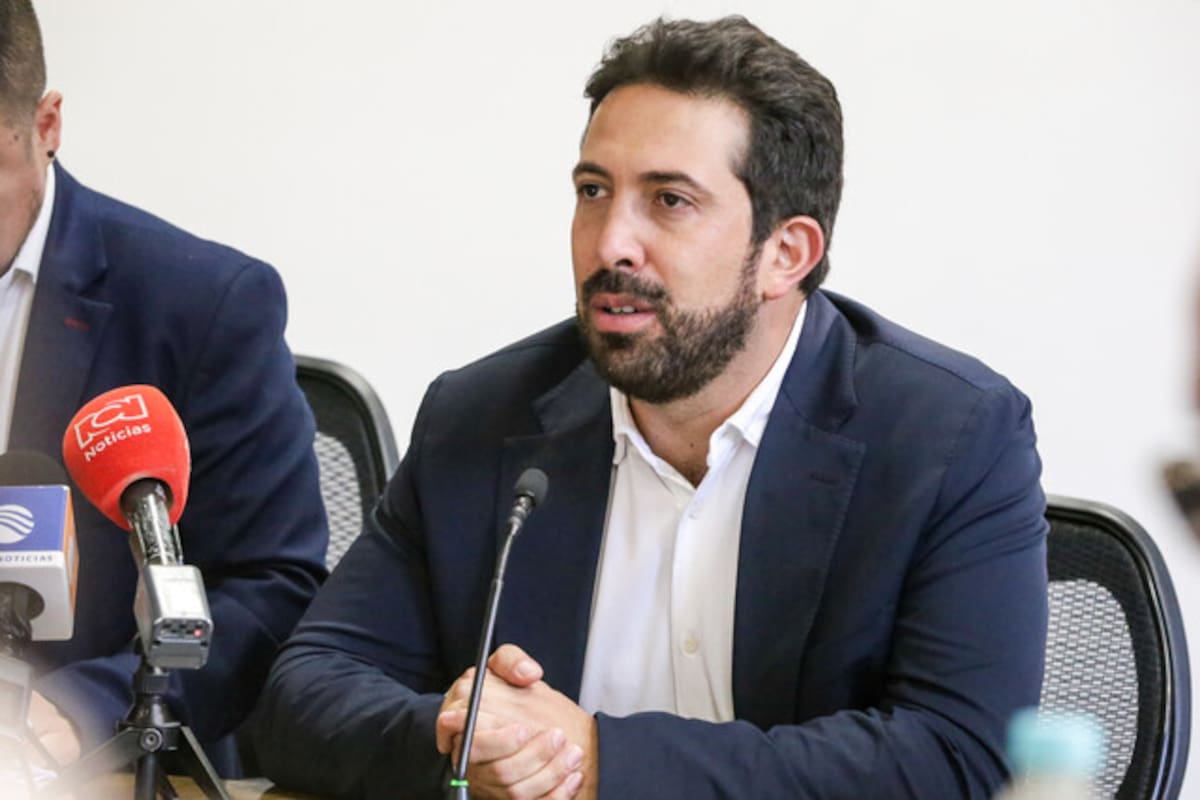 Perfil de Diego Guevara, nuevo ministro de Hacienda y Crédito Público
