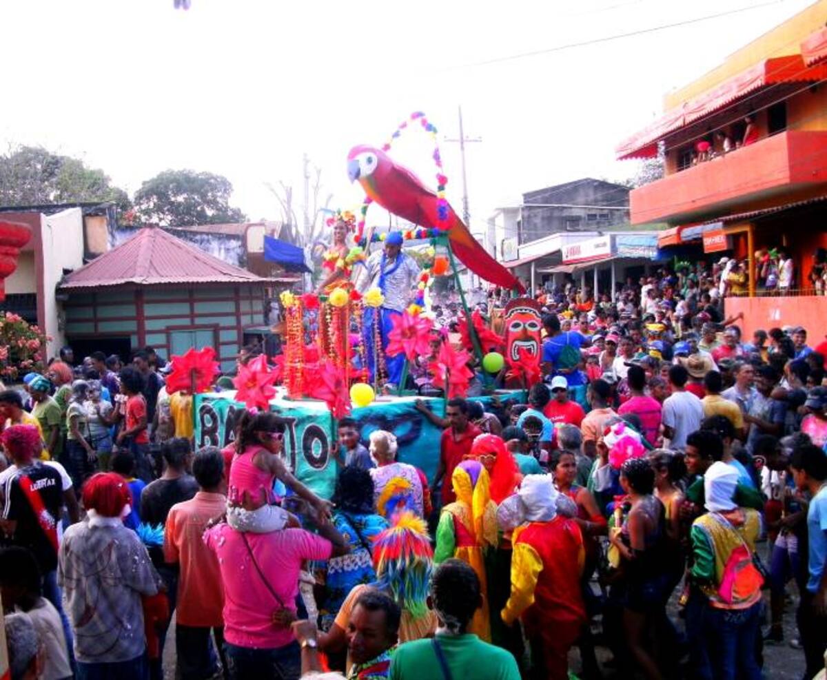 El pueblo en masa asistió a los eventos del carnaval y demostró su cultura y civismo. JOSEITO CASTAÑO - EL UNIVERSAL