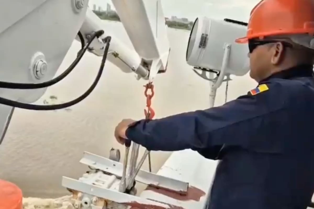 Por incremento de lluvias, Dimar realiza limpieza en Puerto de Barranquilla