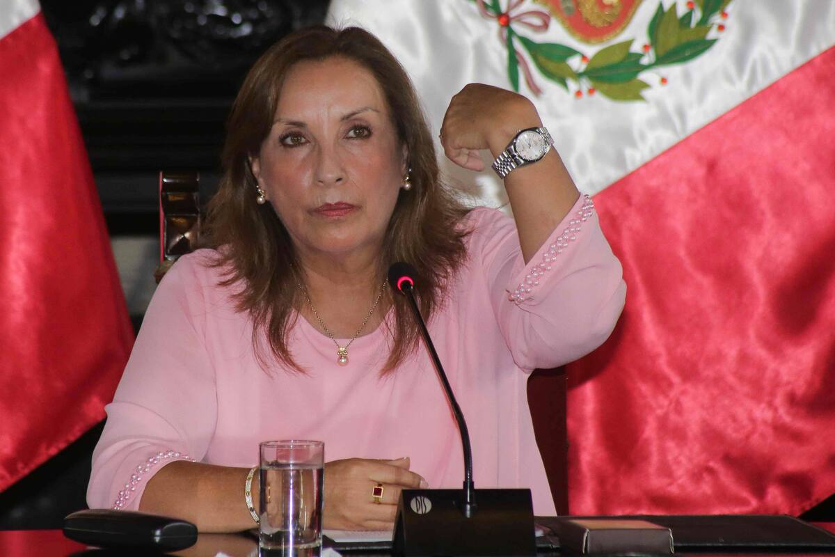 Fiscalía de Perú denuncia a Dina Boluarte por cohecho en el ‘Rolexgate’