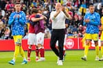 Christian Eriksen volvió a desplomarse en partido: emotiva imagen da vuelta al mundo