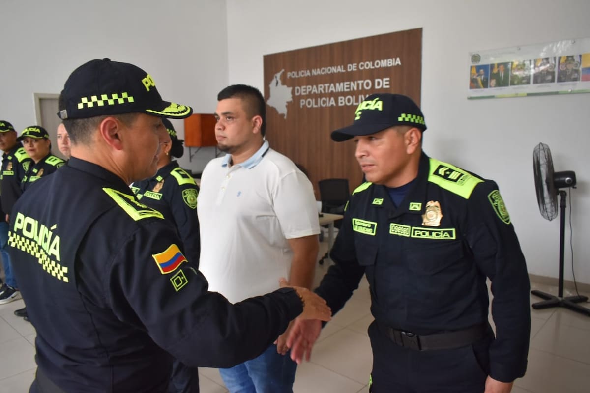 Director de la Policía Nacional reconoce compromiso de los policías de Bolívar y traza hoja de ruta institucional. // Cortesía - Policía Nacional