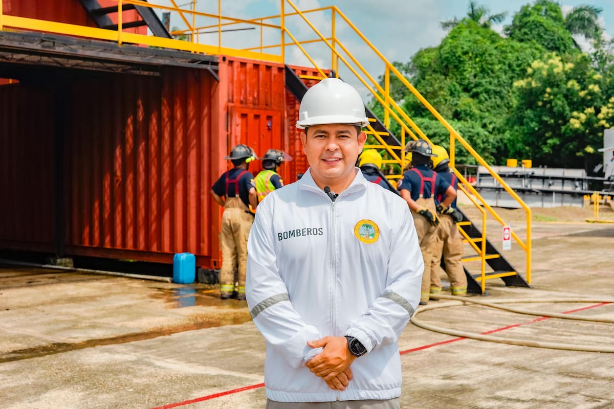 Director del Cuerpo de Bomberos de Cartagena, Jhony Pérez Sayas. // Foto: cortesía - Bomberos de Cartagena