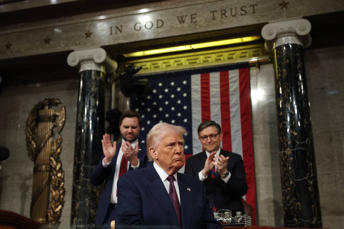El presidente de EE.UU., Donald Trump (c), durante el primer discurso de su segundo mandato ante las dos cámaras del Congreso en el Capitolio de EE.UU. en Washington (EE.UU.). //EFE