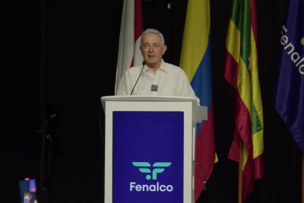 “El país está extorsionado”: expresidente Uribe en Fenalco