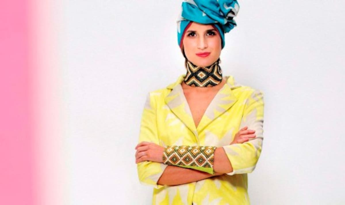 Diseño de la colección primavera-verano de Pepa Pombo by Mónica Holguín que se presentará en Colombiamoda. Predominan los brazaletes de colores brillantes, tejidos a mano en macramé, inspirados en la cultura africana. Y se emplean turbantes que establecen una continuidad en el color del atuendo. CORESIA COLOMBIAMODA