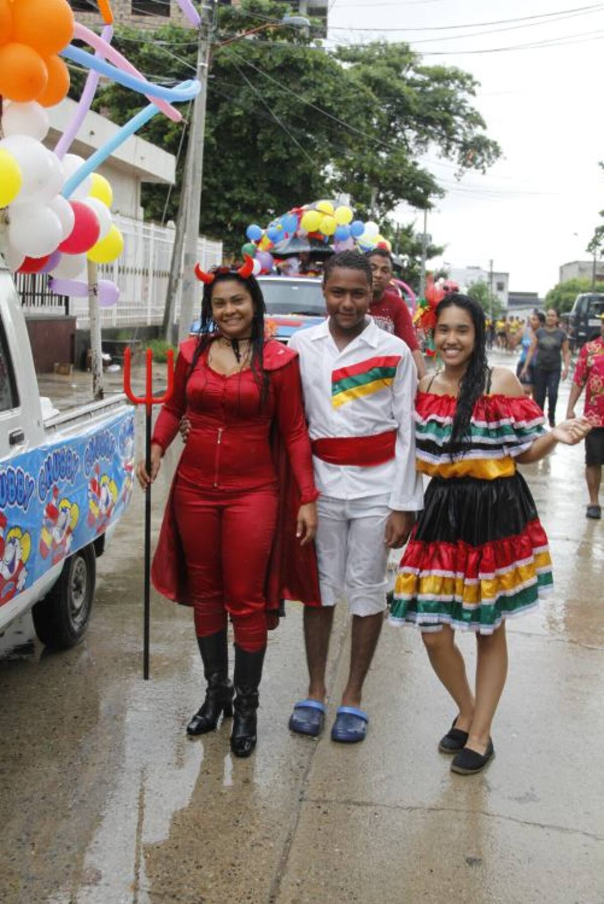 Una diabla se paseó por las calles de El Bosque. Oscar Diaz