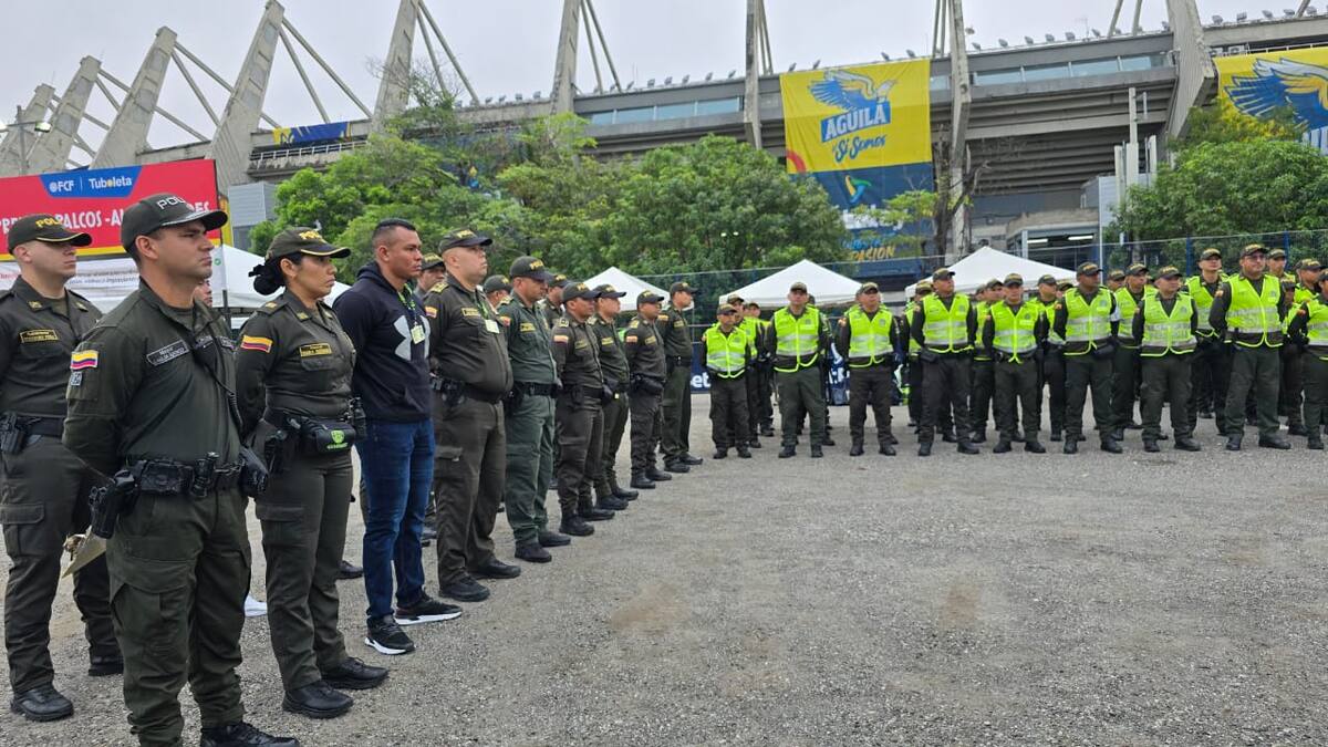 Más de 1.700 policías estarán pendientes antes, durante y después partido entre Colombia y Ecuador que se disputa este martes en el Estadio Metropolitano Roberto Meléndez.//Cortesía.