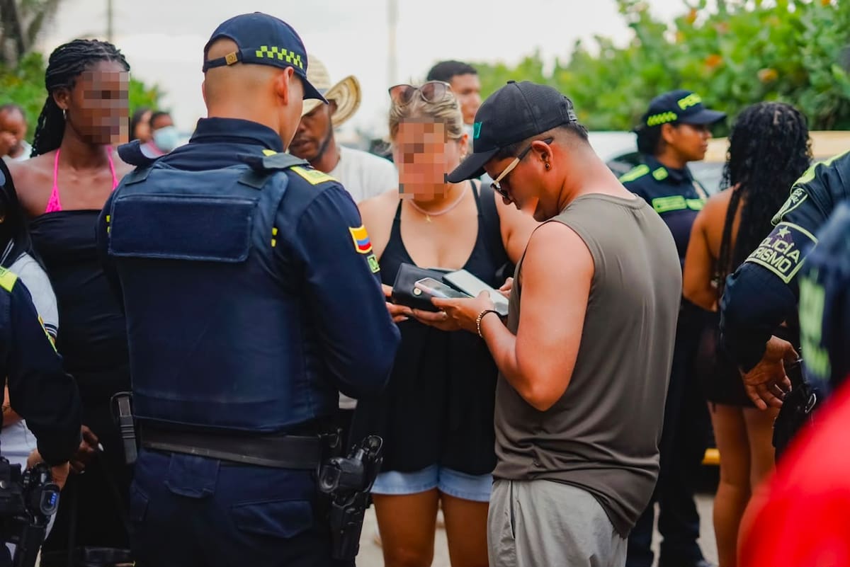 Distrito fortalece la seguridad en Playa Hollywood de Bocagrande. // Foto: cortesía de la Alcaldía de Cartagena.