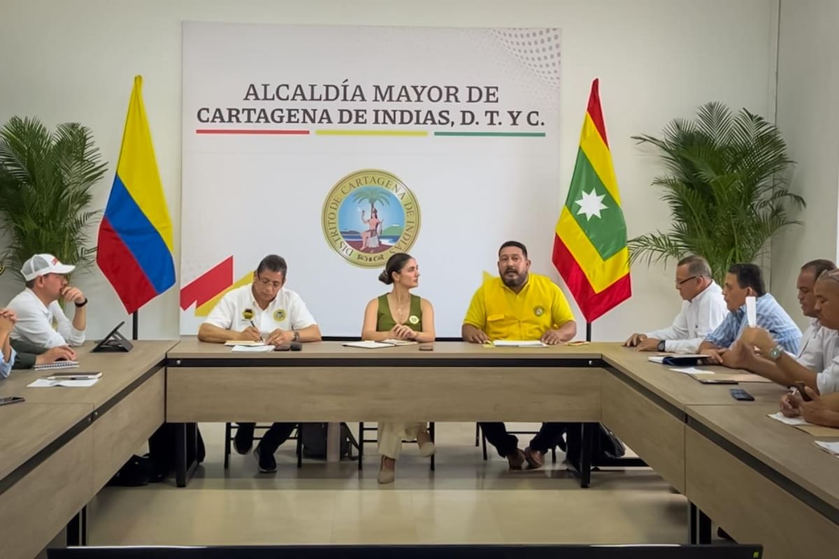 Distrito acordó compromisos con gremio de taxistas del aeropuerto de Cartagena