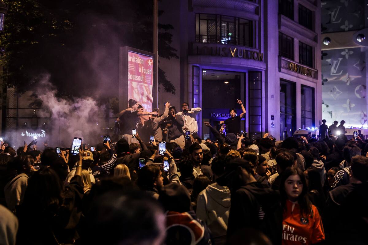 Video: hinchas de PSG hacen caos en París; tres atropellados y varios detenidos