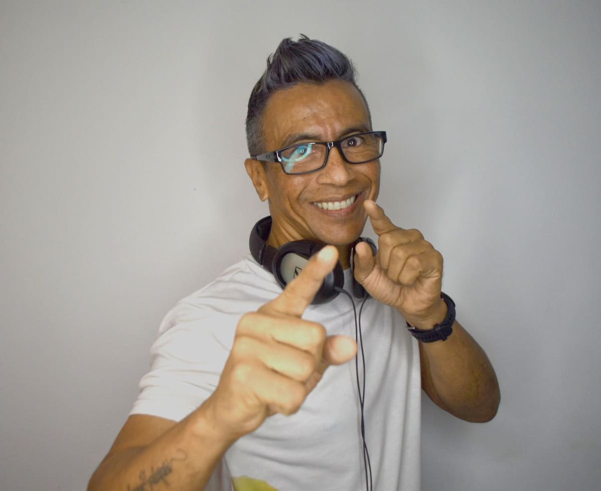 El reconocido deejay y diseñador publicitario Calixto Salcedo Blanco, conocido como Dj K-Listo, llevará música y fiesta al estilo de los años 80 y 90, luego de la presentación de Joselo de Colombia.