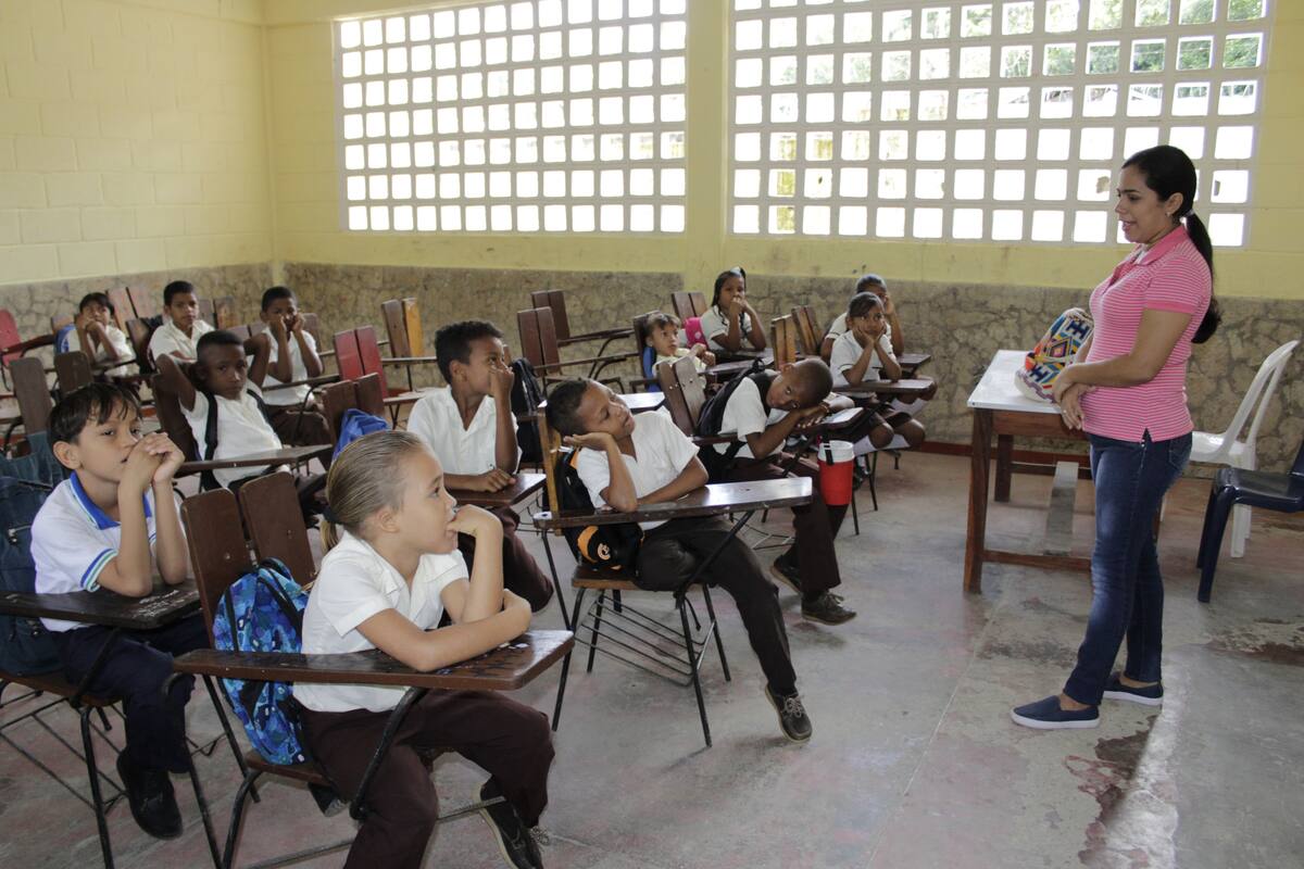 Gobierno Nacional ofrece más de 3 mil becas de maestría para docentes