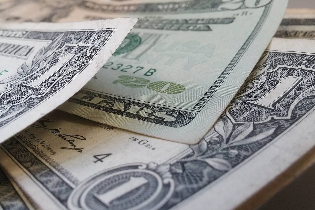 Dólar abre a la baja por tercer día seguido tras recorte de tasas de interés