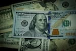 Dólar abre a la baja en Colombia tras la primera vuelta presidencial