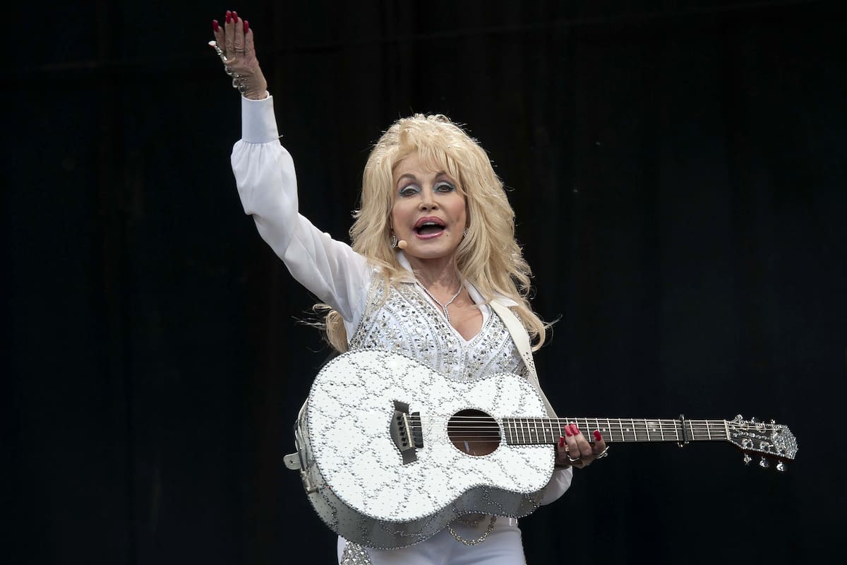 Julio Iglesias despide a Dolly Parton con emotivas palabras: “Nos veremos otra vez”