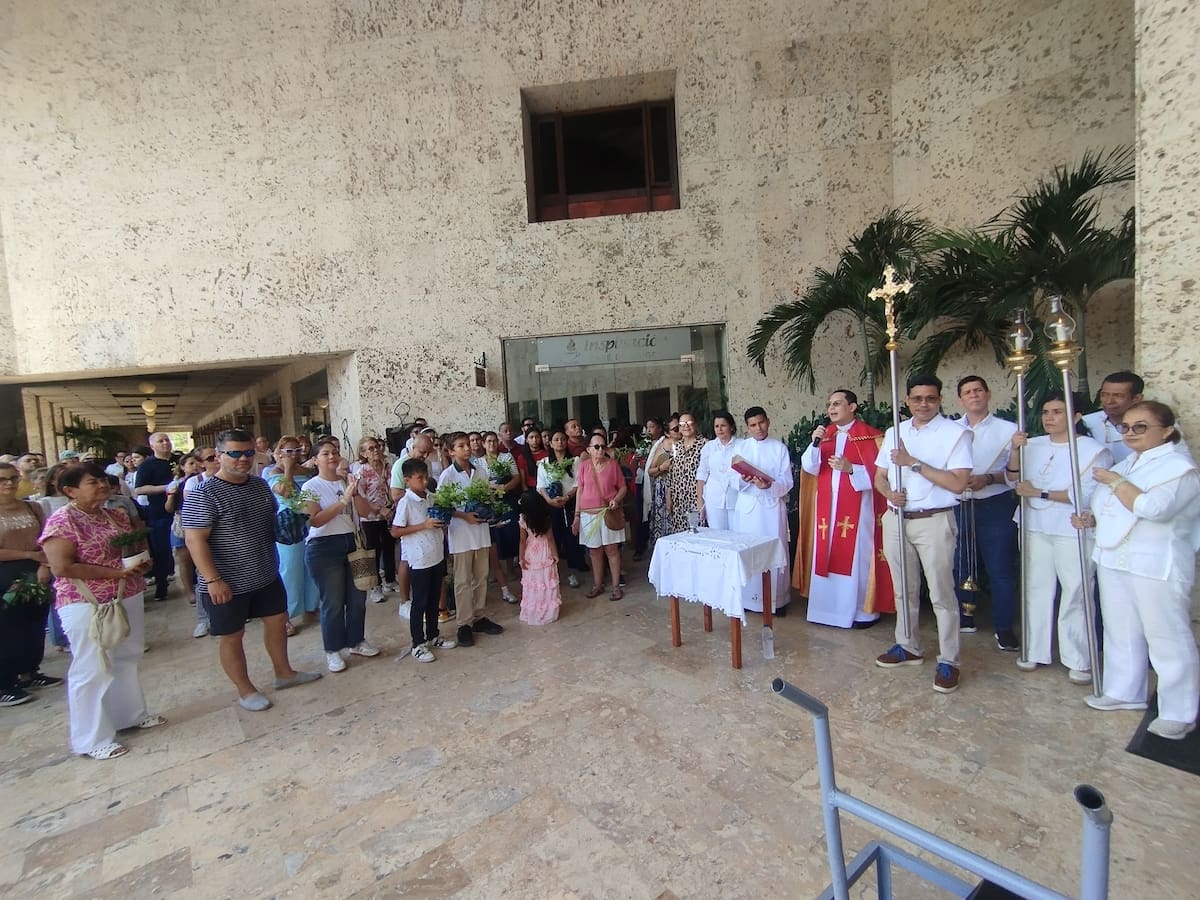 Feligreses colmaron el Centro Histórico de Cartagena para celebrar el Domingo de Ramos. // Foto: Óscar Díaz - El Universal