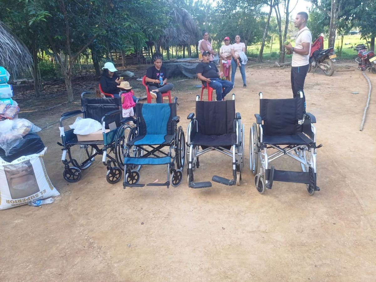 Sillas de ruedas para los integrantes de la familia con movilidad reducida. // Cortesía