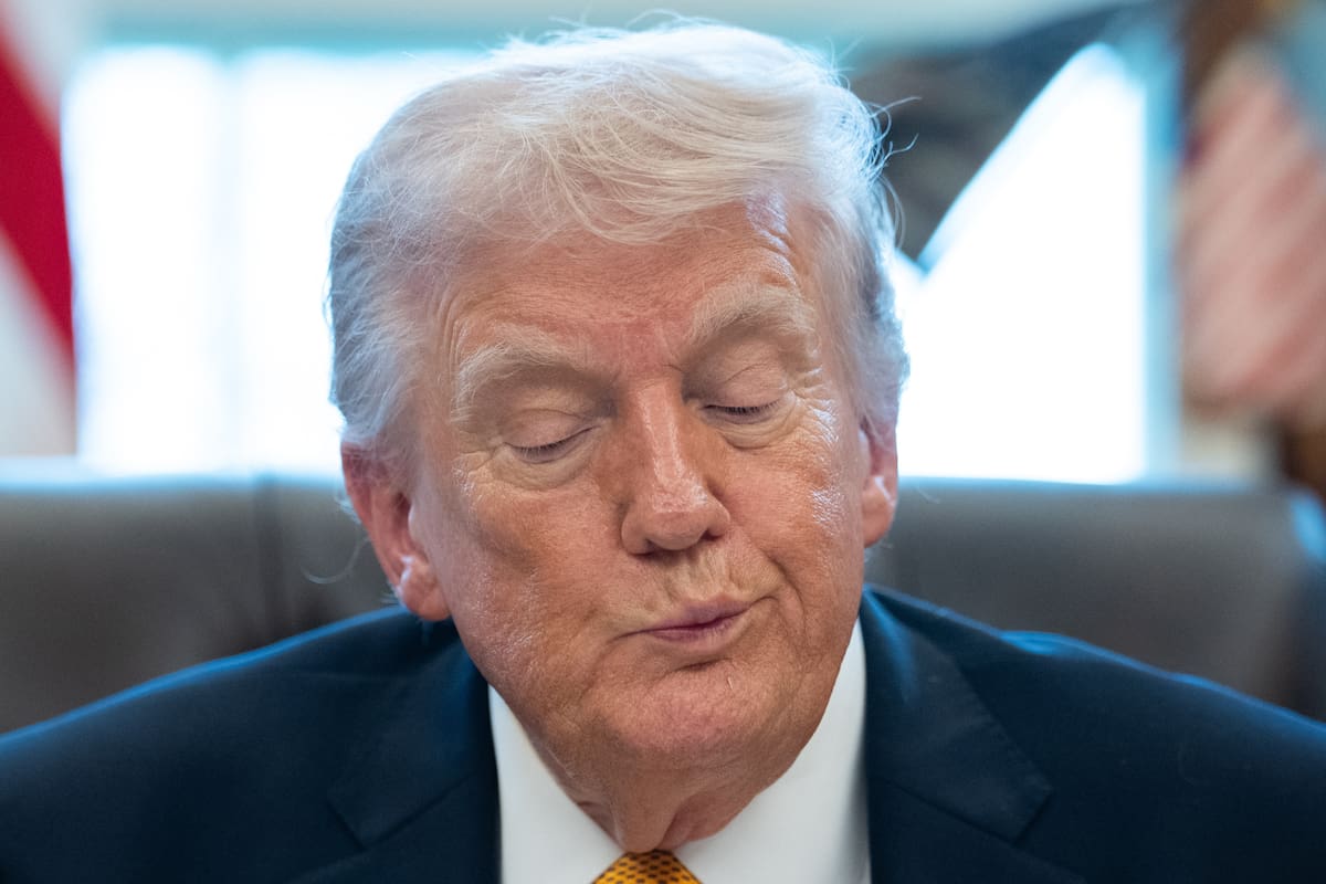 Donald Trump mantiene el bloqueo naval a Irán pese a la reapertura de Ormuz