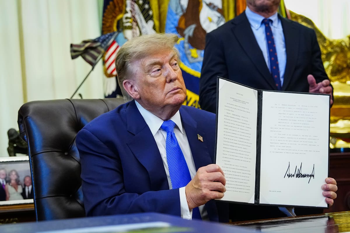 Donald Trump se otorga el estrecho de Ormuz como “nuevo” territorio de EE. UU.