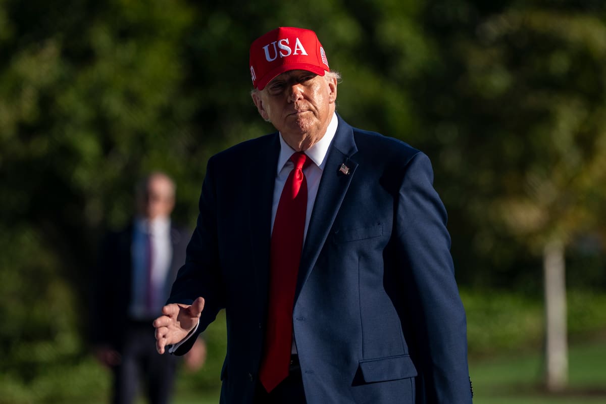 Donald Trump asegura que los migrantes han tomado Francia y lanza polémica propuesta