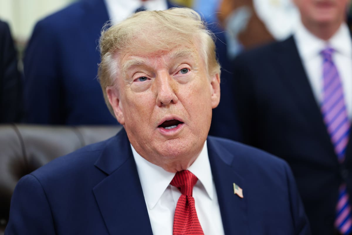 Donald Trump desata polémica al eliminar protección a alumnos LGBTIQ+