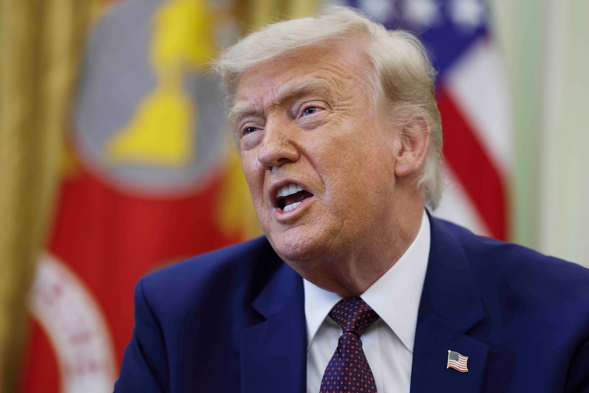 El presidente estadounidense, Donald J. Trump endurece su discurso contra Irán tras nuevos ataques. // Foto: EFE/EPA/SHAWN THEW / POOL