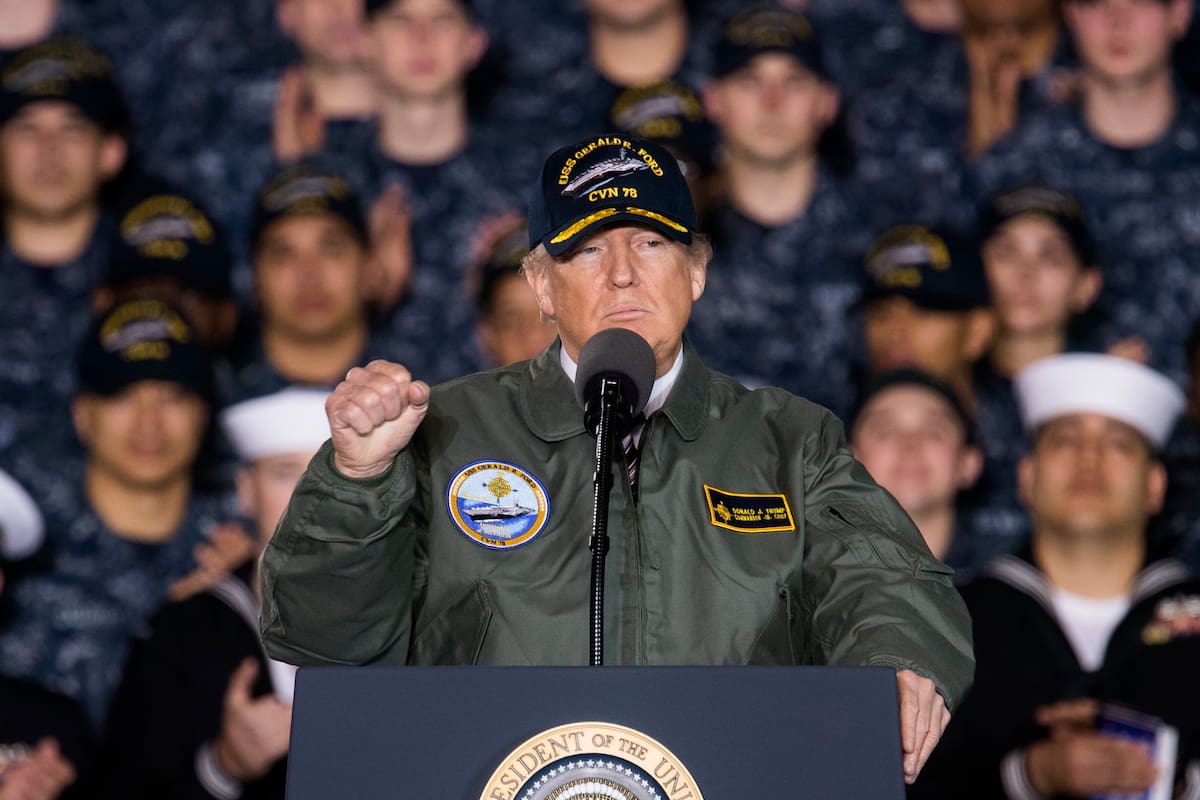 Donald Trump contempla usar la “madre de todas las bombas” contra Irán