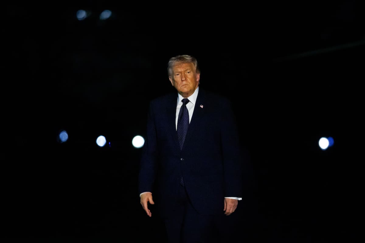 Trump lanza advertencia a Irán por posible bloqueo en Ormuz: “20 veces más fuerte”