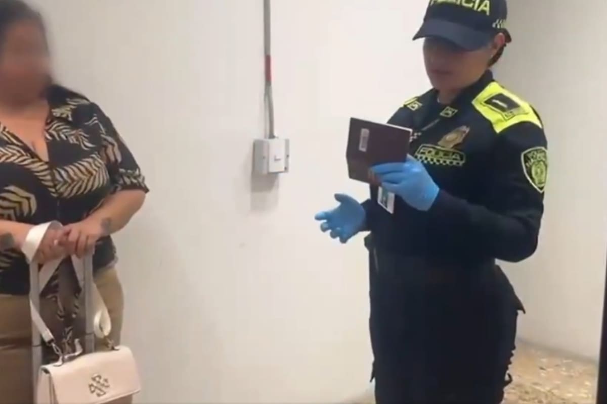 Video: así cayeron 2 mujeres en el aeropuerto con droga oculta en fajas; iban a España
