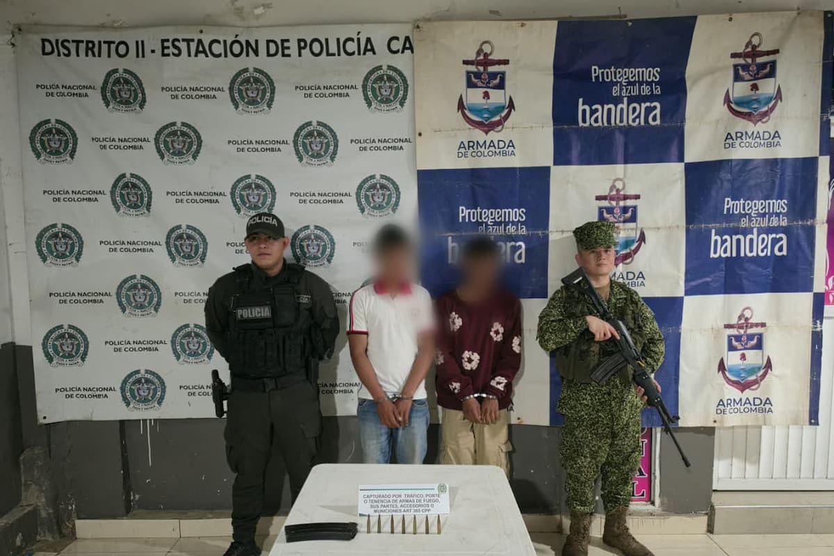 2 capturados con cartuchos de fusil y un proveedor dentro de bolso en El Carmen de Bolívar