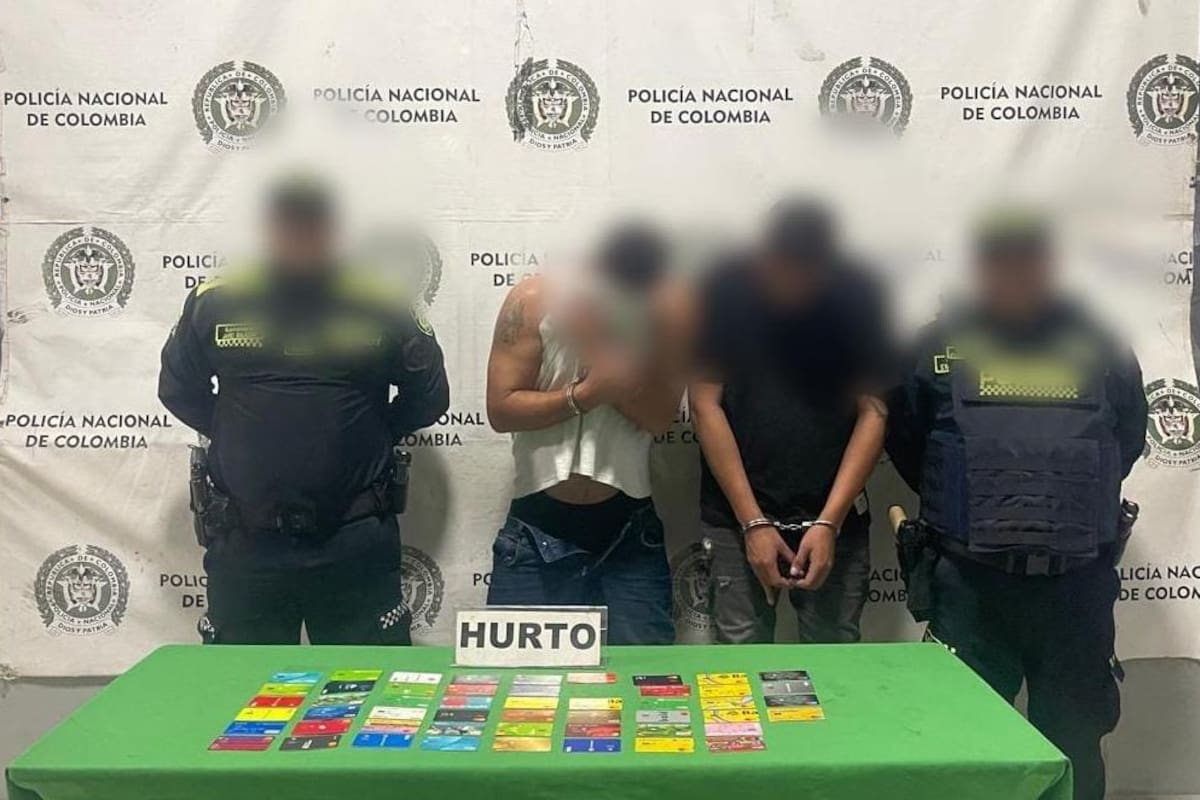 Cayeron dos sujetos con tarjetas bancarias: los vinculan con ‘cambiazos’ en cajeros