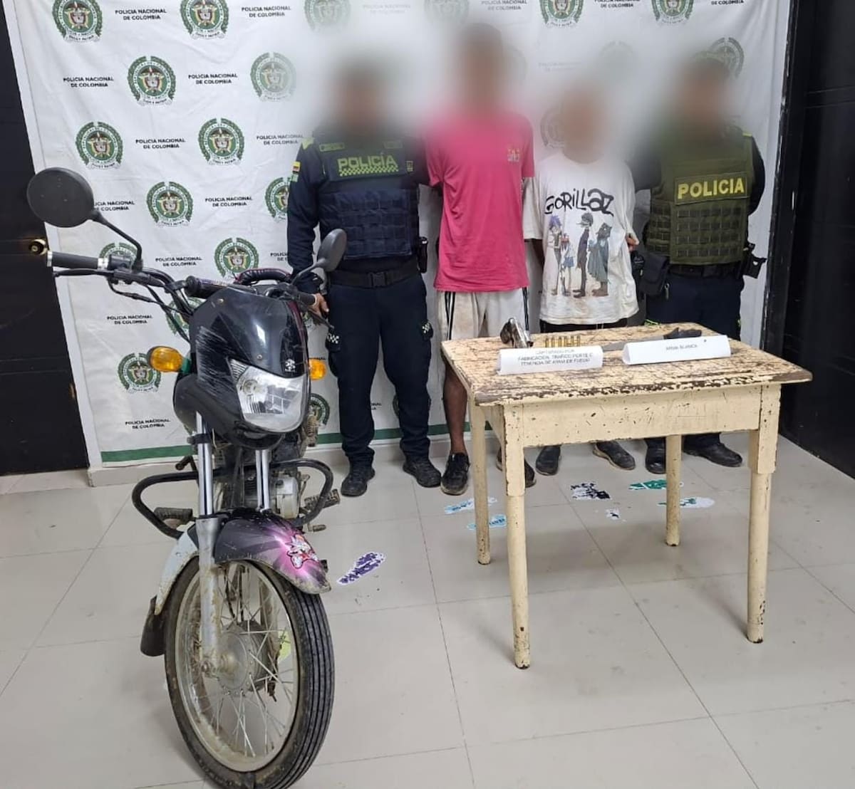 Dos hombres con antecedentes judiciales terminaron en la cárcel tras operativo en Arjona. // Foto: Policía de Bolívar