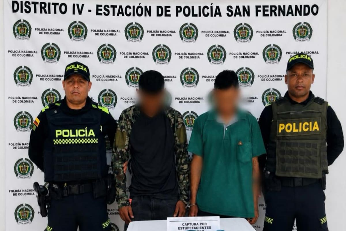 Con marihuana escondida en troncos, así cayeron 2 presuntos expendedores