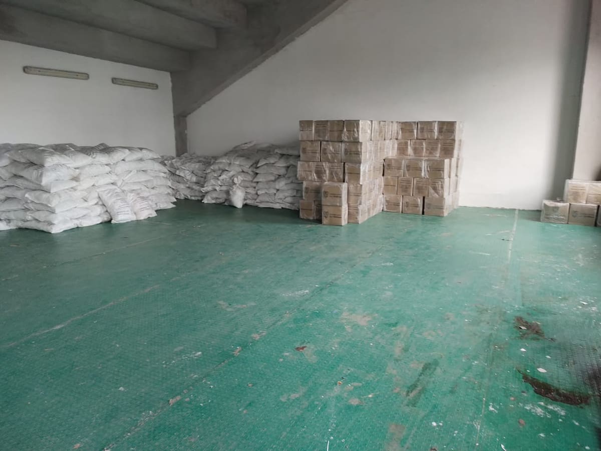 Algunos de los artículos entregados por la UARIV a las instituciones educativas de San Pablo y Arenal fueron mobiliario y kits escolares // Cortesía: Unidad para las Víctimas